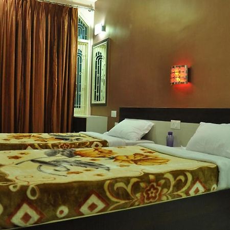 Hotel Kiran Palace 瓦拉纳西 外观 照片