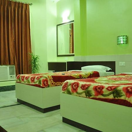Hotel Kiran Palace 瓦拉纳西 外观 照片