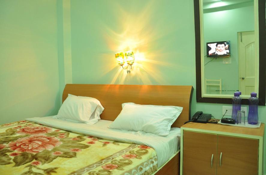 Hotel Kiran Palace 瓦拉纳西 客房 照片