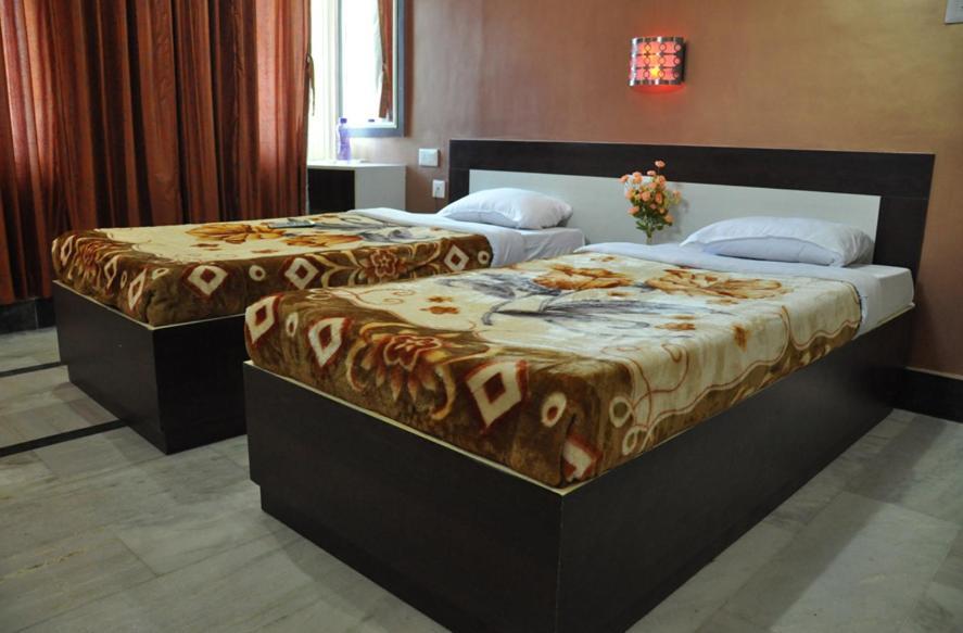 Hotel Kiran Palace 瓦拉纳西 客房 照片