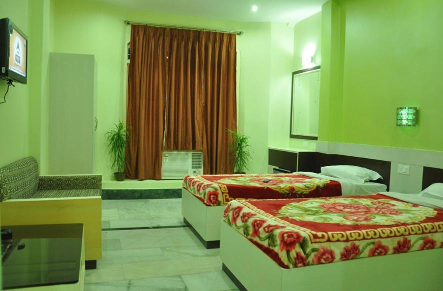 Hotel Kiran Palace 瓦拉纳西 外观 照片